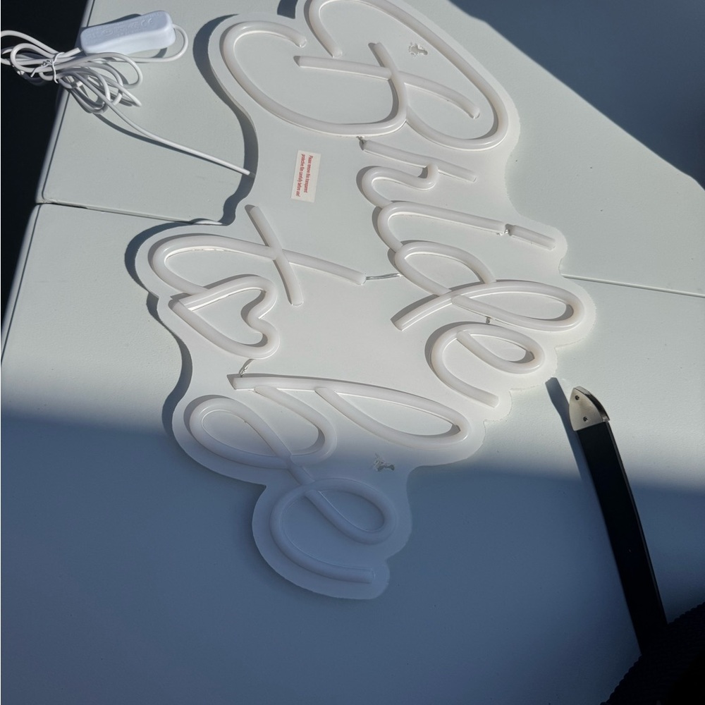 White Bride to Be Neon Sign